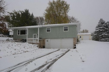 112 Prospect Ave, Iron Ridge, WI 53035-9513