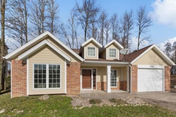 N6680 Tippecanoe Trl, Sugar Creek, WI 53121-3421