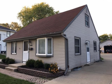 12740 W Fairmount Ave, Butler, WI 53007-1442