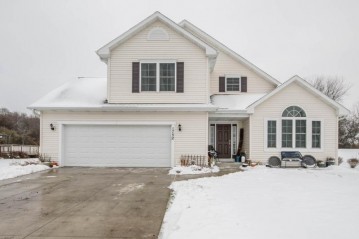 1752 Shumann Dr, Union Grove, WI 53182-1787