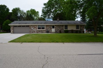 N70W23819 Prides Rd, Sussex, WI 53089-2764