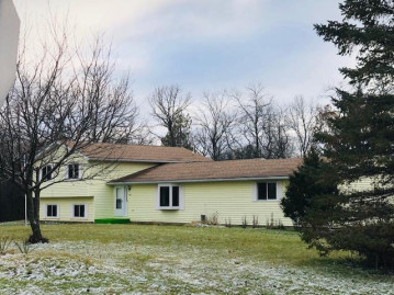 404 S Taliesin Rd, Wales, WI 53183-9751