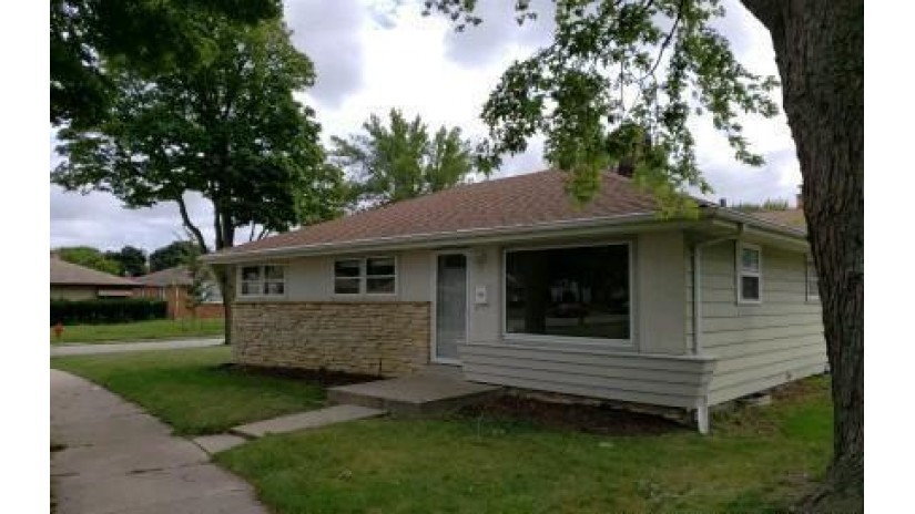 7507 W Glendale Ave Milwaukee, WI 53218 by Coldwell Banker HomeSale Realty - New Berlin $114,800