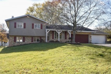 5385 Cascade Dr, Trenton, WI 53095-9758