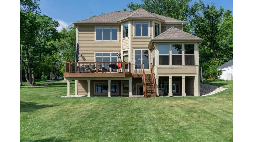 N21W28698 Louis Ave Delafield, WI 53072 by Lake Country Listings $1,395,000