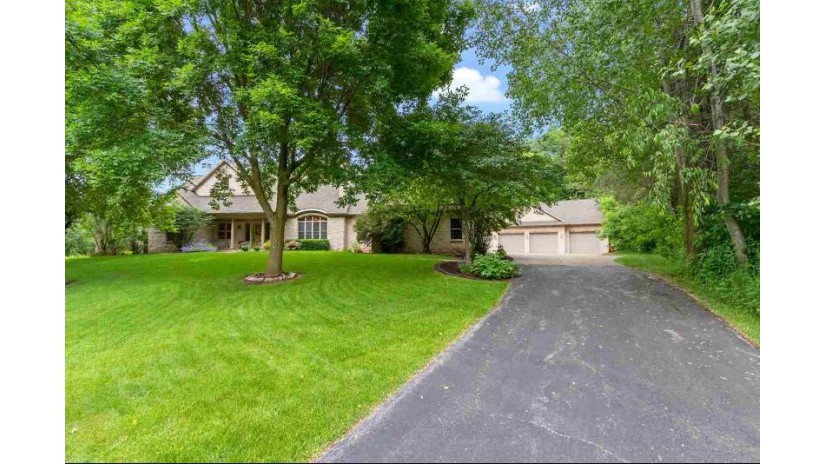 3310 Haven Place Green Bay, WI 54313 by Micoley.com Llc $650,000