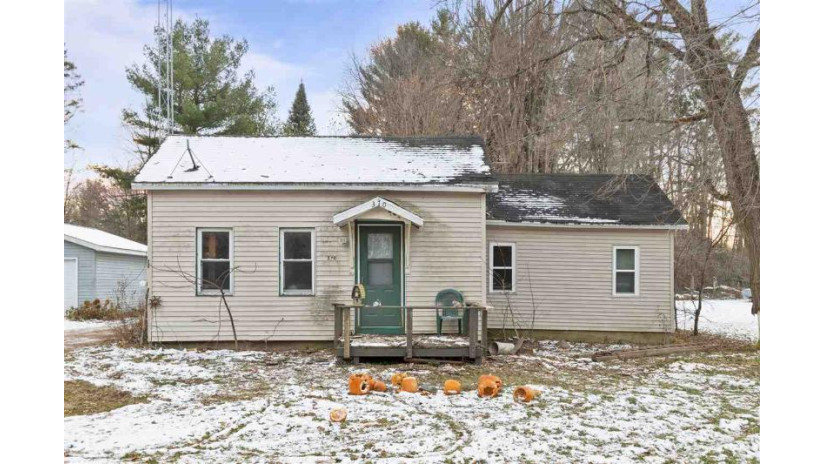 370 Water Street Iola, WI 54945 by Coaction Real Estate, Llc $29,900