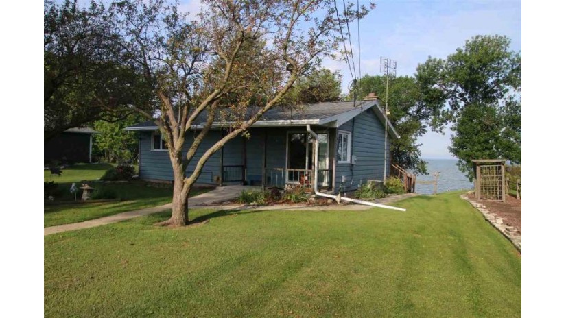 N9768 Highland Park Road Calumet, WI 53049 by Klapperich Real Estate, Inc. $269,900