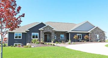 N4345 Panoramic Avenue, Freedom, WI 54913