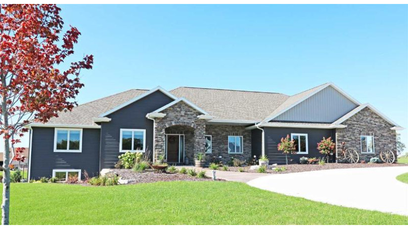 N4345 Panoramic Avenue Freedom, WI 54913 by Brenda Fritsch Realty $435,000