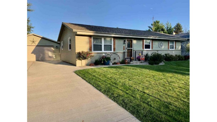 205 Theresa Lane Theresa, WI 53091 by Preferred Properties Of Fdl, Inc. $189,900