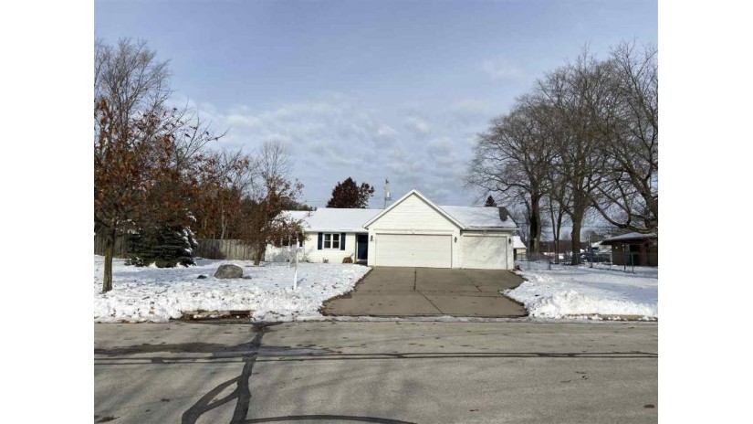 2926 Sorenson Drive Green Bay, WI 54313 by Shorewest Realtors $194,900