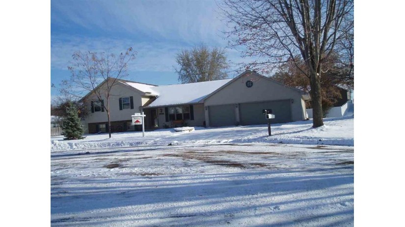 2948 Crusade Lane Green Bay, WI 54313 by Shorewest Realtors $243,200