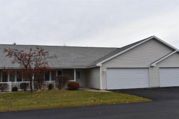 17 Kings Crest Lane, Fond Du Lac, WI 54935-8330