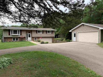 S9452 Rahl Rd, Prairie Du Sac, WI 53578