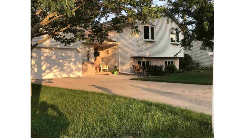 102 Dawn Ct Columbus, WI 53925 by Tri-County Real Estate, Inc. $275,000