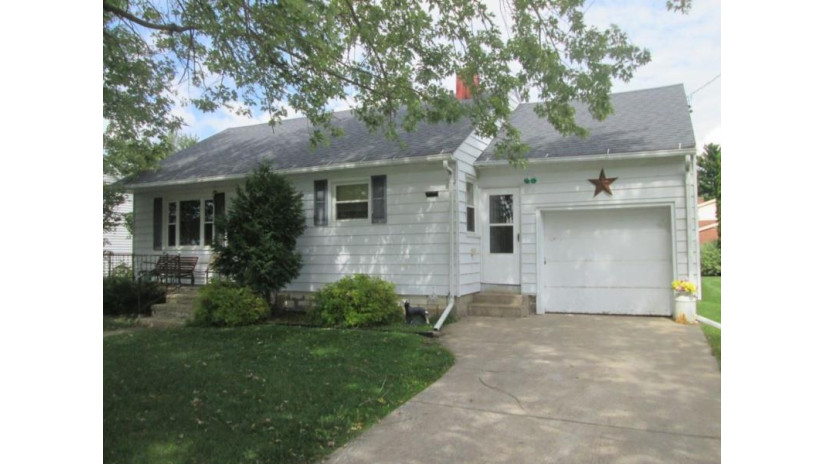 933 Elm St Lancaster, WI 53813 by Potterton Rule Real Estate Llc $87,500