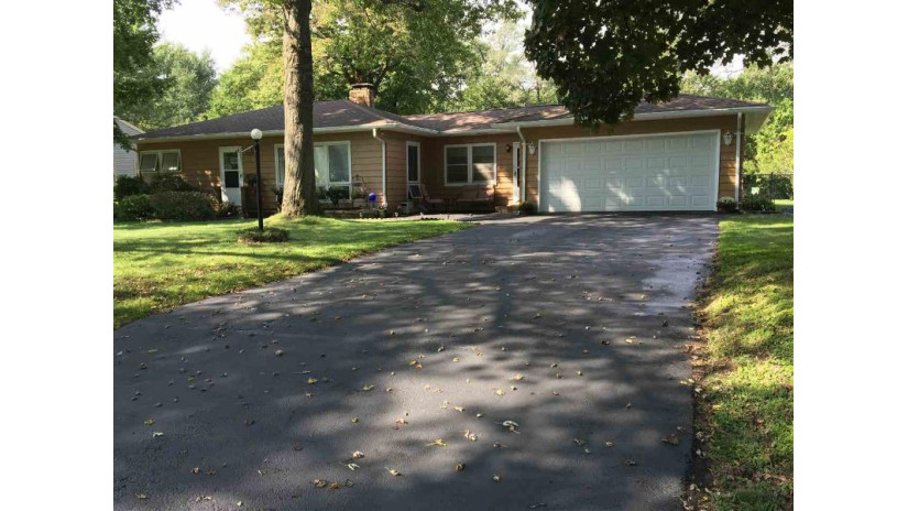 2528 S Florence Dr Beloit, WI 53511 by Shorewest Realtors $150,000