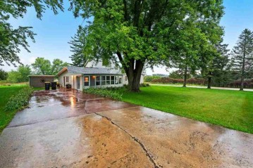 815 County Road U, Primrose, WI 53508