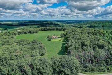 7262 Black Hill Rd, Dane, WI 53555