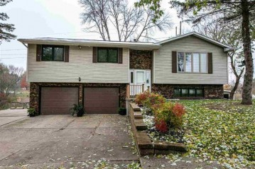 2260 Jaeger Dr, Dubuque, IA 52003-9999