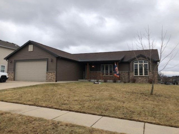 2035 Sandhill Dr, Prairie Du Sac, WI 53578