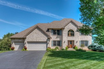 10242 Bridgewater Pkwy, Woodbury, MN 55129