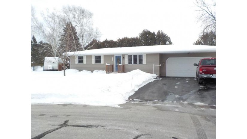 828 S Kendale Ct Sturgeon Bay, WI 54235 by Action Realty $175,000