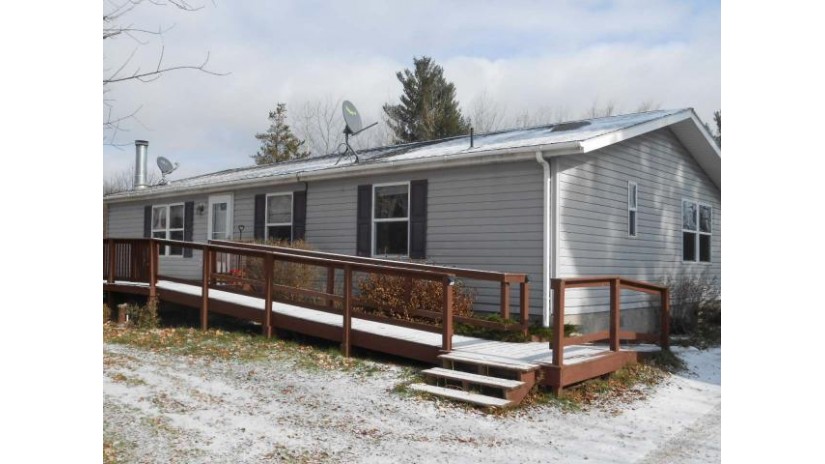 N11516 Maple Rd Birnamwood, WI 54414 by Absolute Realtors Inc. $159,000