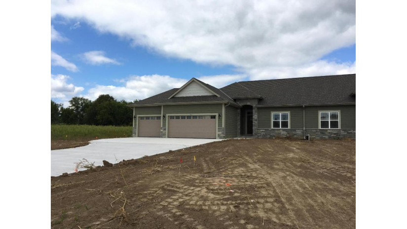 3084 Fairway View Ct Richfield, WI 53033 by Lightning Realty LLC $354,000