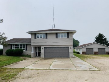 W2593 Woodland Rd, Sheboygan Falls, WI 53085-2122