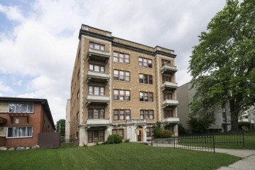 2912 W Wells St, Milwaukee, WI 53208-3464