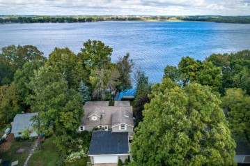 5938 Eagle Point Rd, Hartford, WI 53027-9211