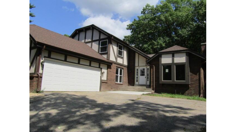 W358S4698 Chickory Ct Ottawa, WI 53118 by Alliant Realty $359,900