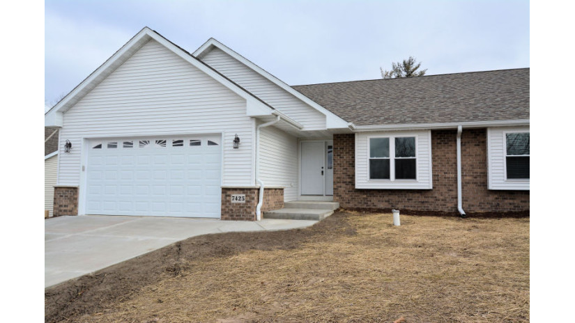 7318 Woodland Ct Burlington, WI 53105 by Shorewest Realtors $259,900