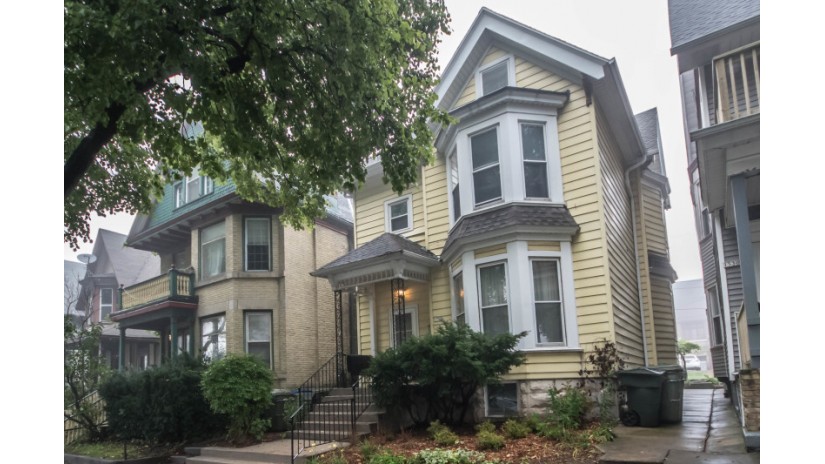 1534 N Marshall St Milwaukee, WI 53202 by Shorewest Realtors $245,000