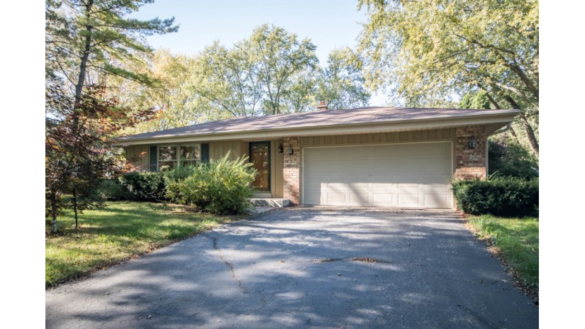 2132 Melody Ln Waukesha, WI 53186 by Shorewest Realtors $230,000