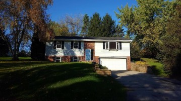 N3775 Badger Dr, Rubicon, WI 53078