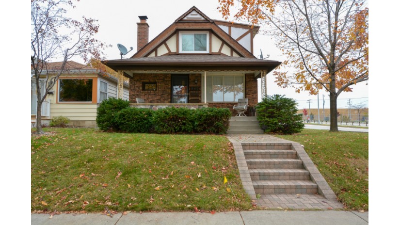540 S 73rd St Milwaukee, WI 53214 by Shorewest Realtors $155,000
