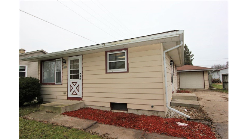 3012 Michigan Ave Sheboygan, WI 53081 by Shorewest Realtors $105,000