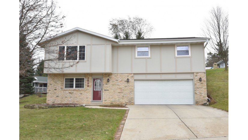 1529 Roosevelt N Dr West Bend, WI 53090 by Shorewest Realtors $207,888