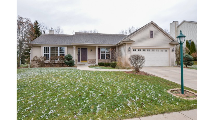 725 Bass Dr Waterford, WI 53185 by Shorewest Realtors $299,900