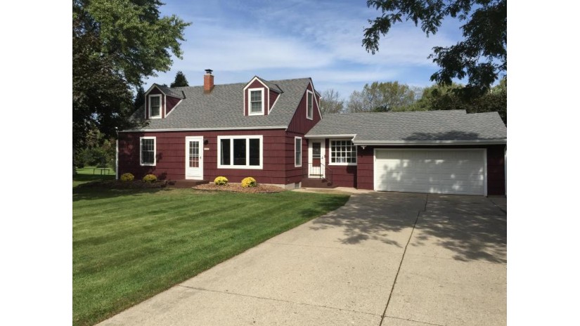 16960 Judith Ln Brookfield, WI 53005 by First Weber Inc - Delafield $279,800