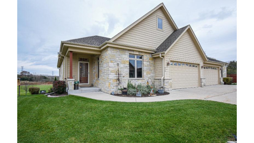 543 Garden Prairie Dr Waukesha, WI 53186 by RE/MAX Realty Pros~Brookfield $374,900