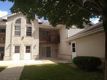 6185 S Creekside Dr 3, Cudahy, WI 53110-3087