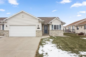 418 Millersville Ave, Howards Grove, WI 53083-1454