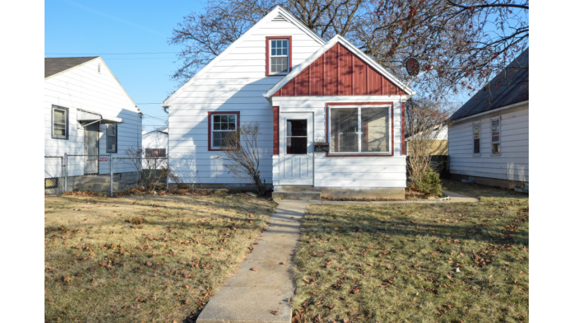 3356 S 26th St Milwaukee, WI 53215 by Shorewest Realtors $157,000