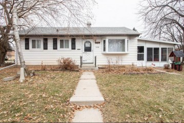 12522 W Fairmount Ave, Butler, WI 53007-1516