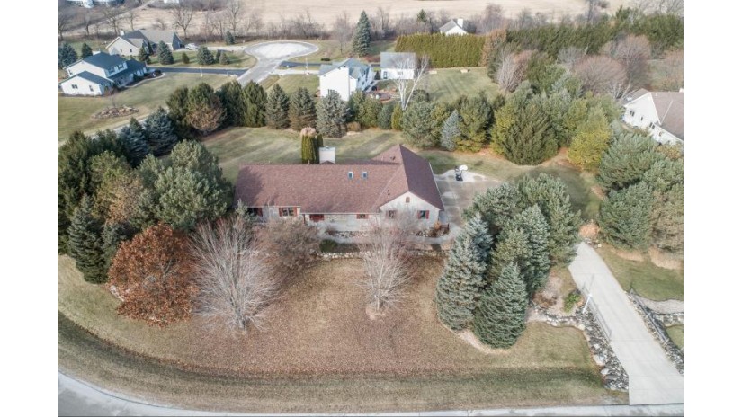 S73W25410 Glenview Dr Vernon, WI 53189 by EXIT Realty Horizons-Gmtwn $425,000
