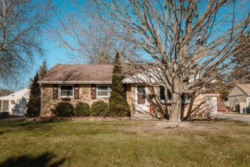 4702 W Spring Ln, Brown Deer, WI 53223-4457